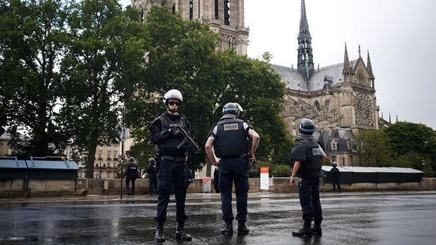 Officer Attacked with Hammer in Paris